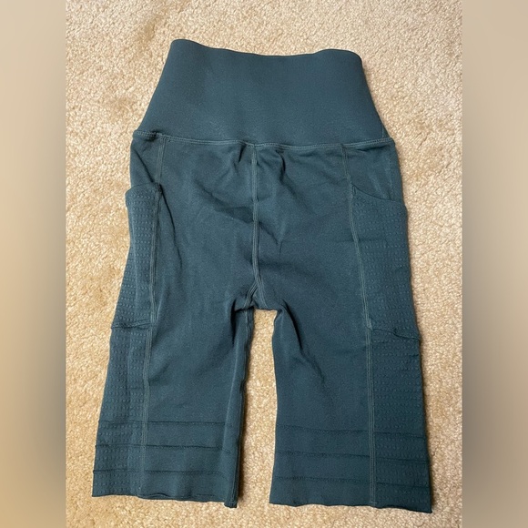 Fabletics Green Biker Shorts - Picture 2 of 4